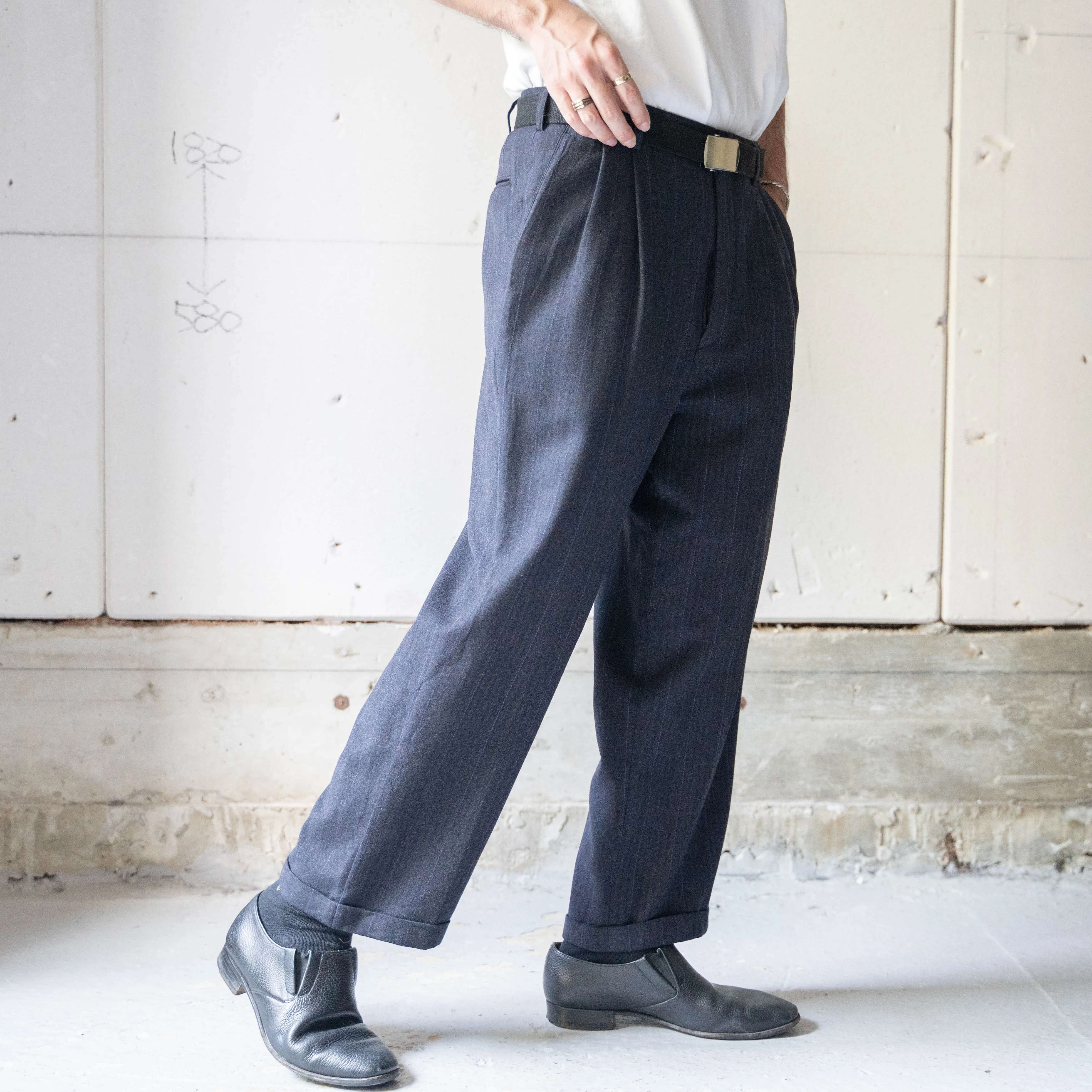 1990s Japan vintage navy based checked two tuck slacks