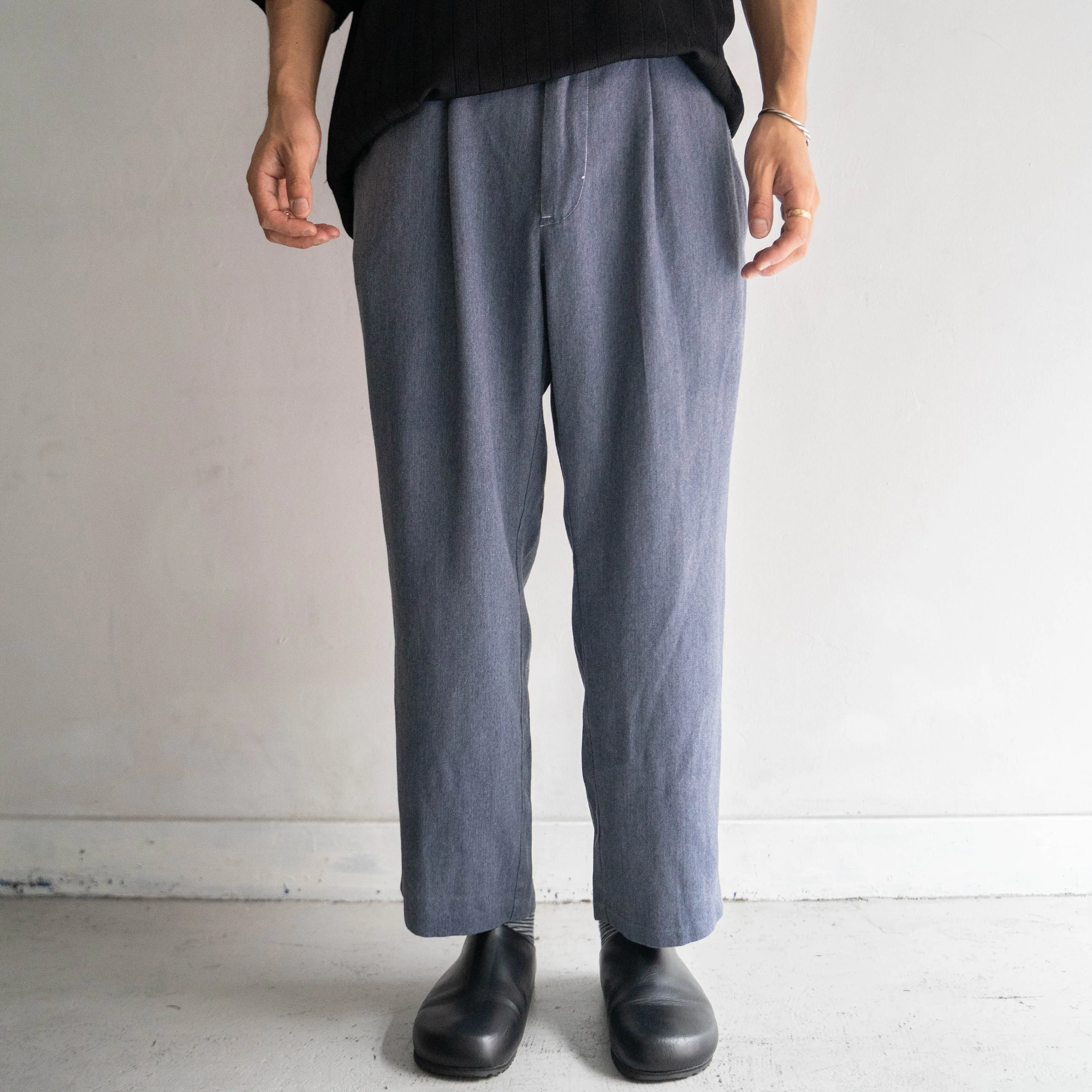 2000s Italian military one tuck gray slacks -black dyed-