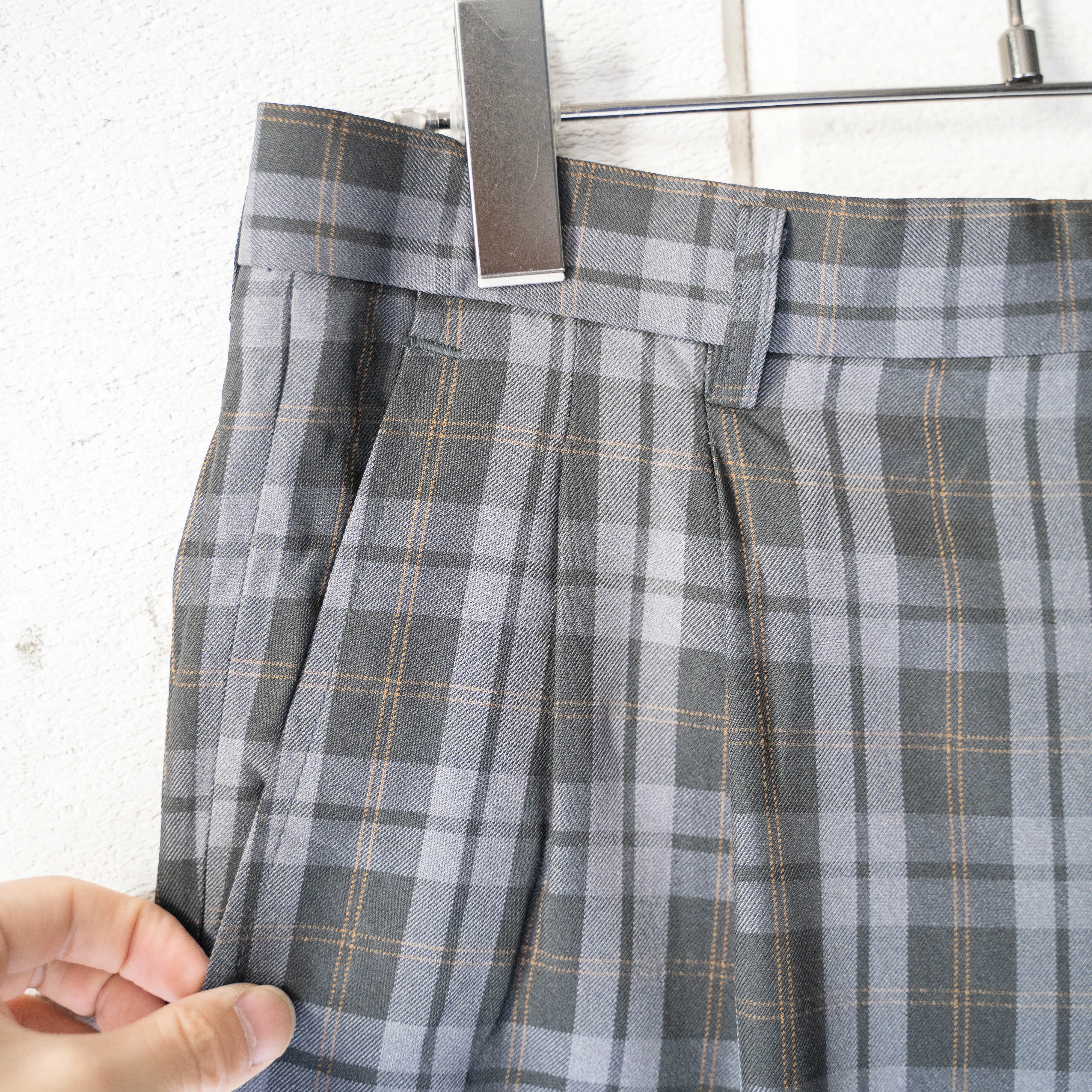 around 1990s black based check pattern poly slacks