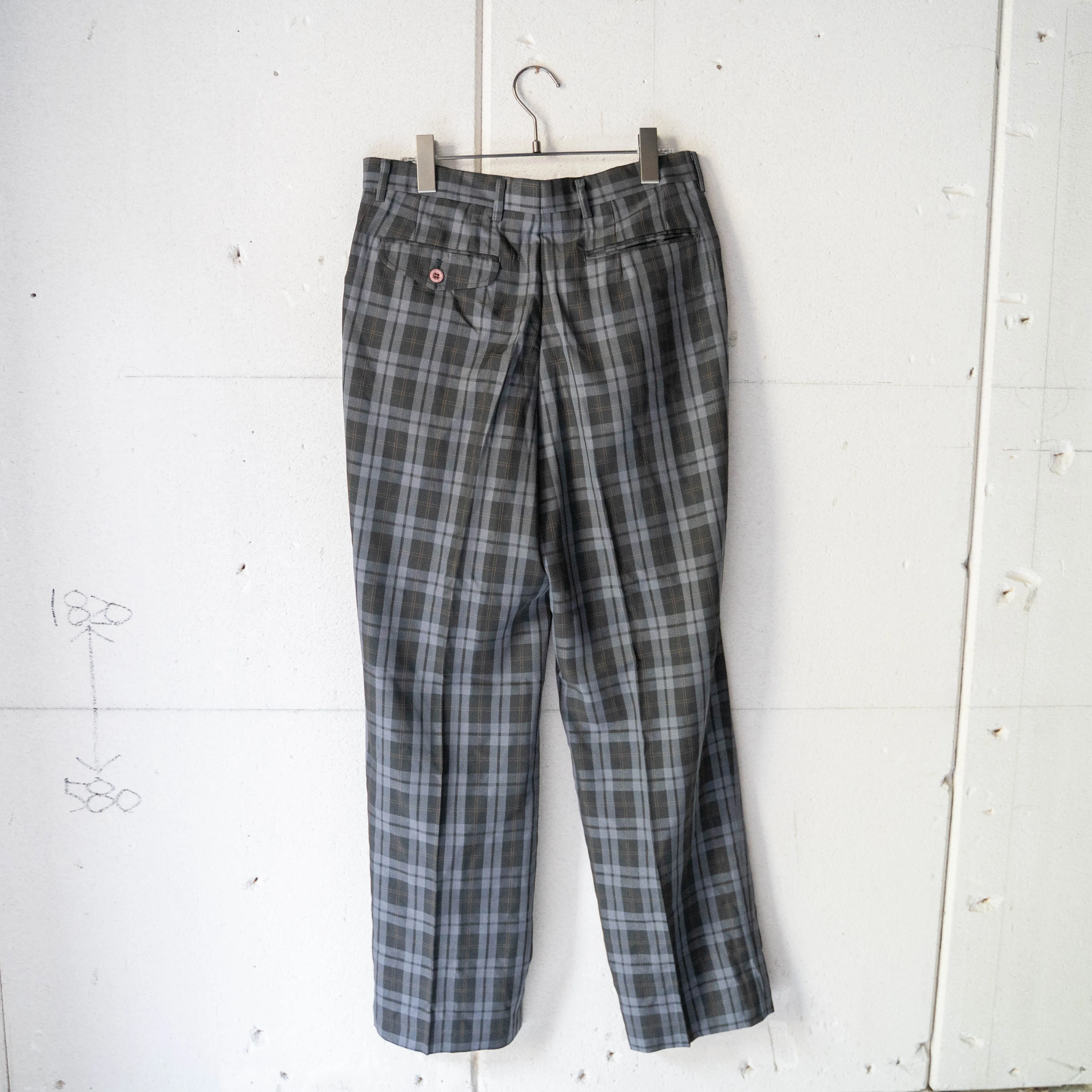 around 1990s black based check pattern poly slacks